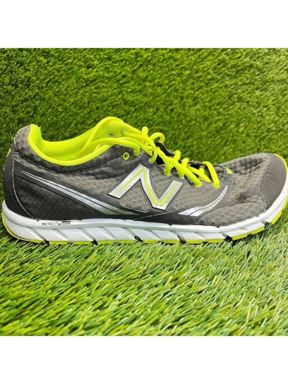 New Balance 730 V2 Mens Size 10.5 Gray Yellow Athletic Running Shoes Sneakers